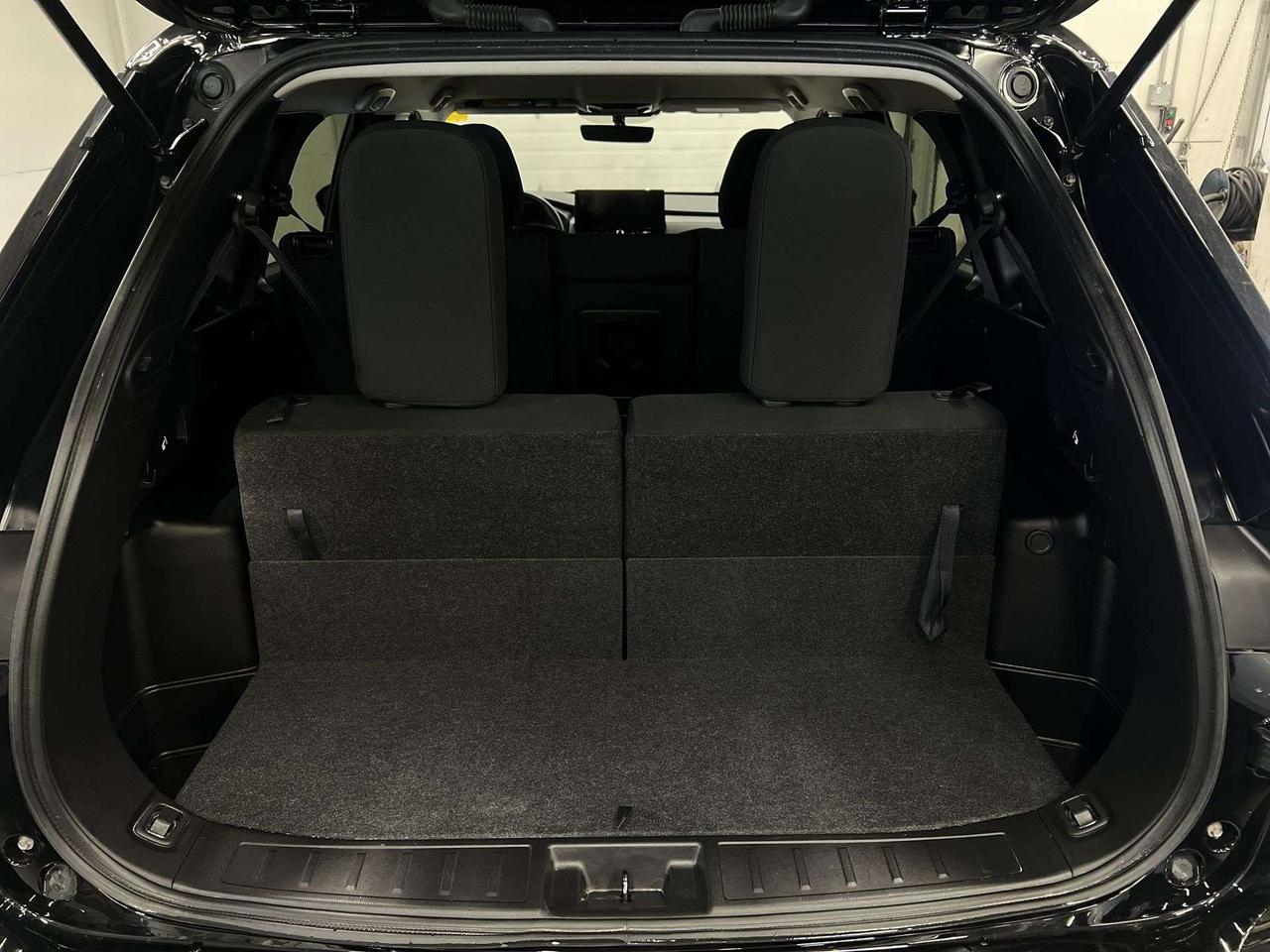 2025 Mitsubishi Outlander AWD | 7-PASS | HTD SEATS | CARPLAY | BLIND SPOT Photo