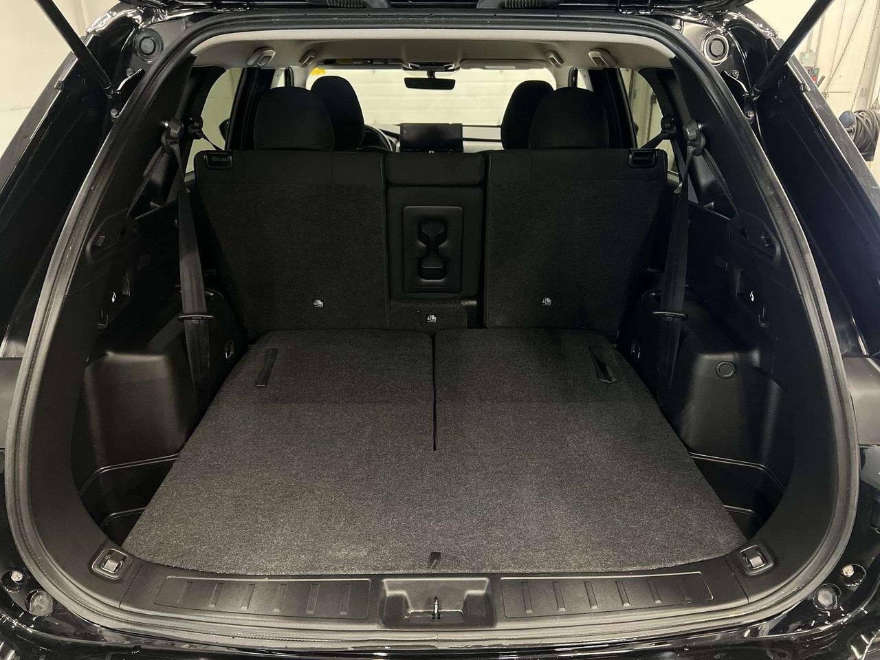 2025 Mitsubishi Outlander AWD | 7-PASS | HTD SEATS | CARPLAY | BLIND SPOT Photo