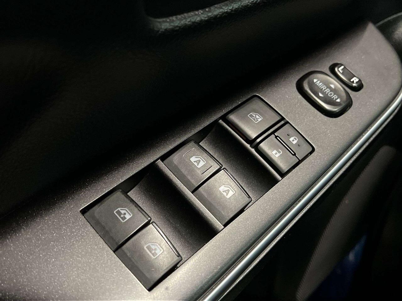 2017 Toyota Camry SE | ONLY 79,000KMS! | HTD SEATS | ALLOYS | CRUISE Photo