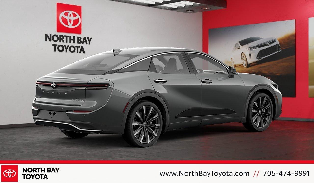 2026 Toyota Crown Hybrid PLATINUM Photo2