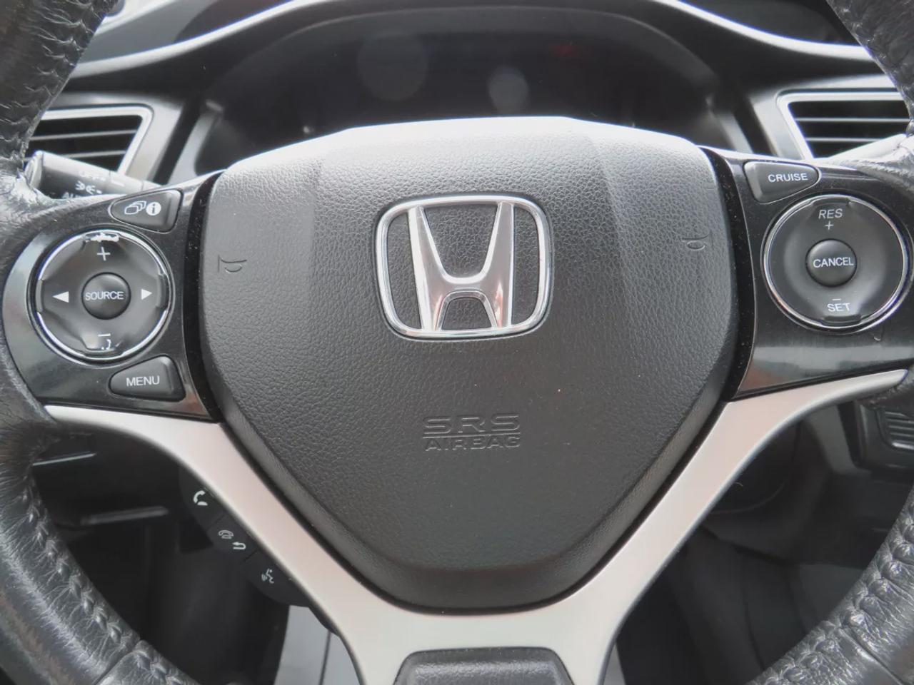 2014 Honda Civic Sedan Touring | Low KM!! | Alloy Rims | Leather | Sunroof | Navigation | Digital Touchscreen | CD Player | Reverse Camera | Photo