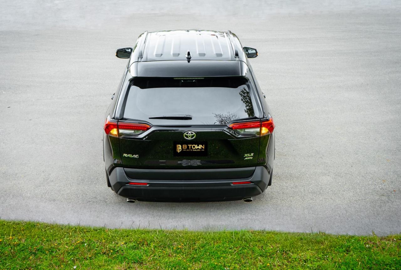 2025 Toyota RAV4 XLE Premium Photo