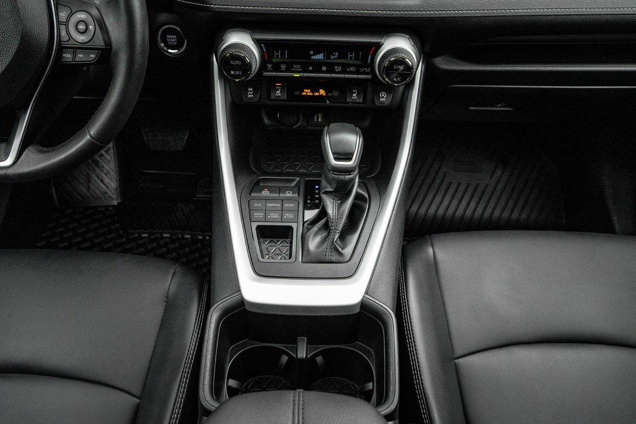 2025 Toyota RAV4 XLE Premium Photo