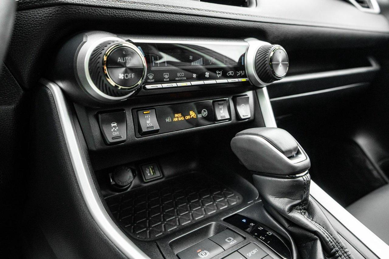 2025 Toyota RAV4 XLE Premium Photo