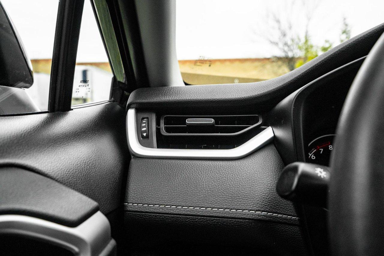 2025 Toyota RAV4 XLE Premium Photo