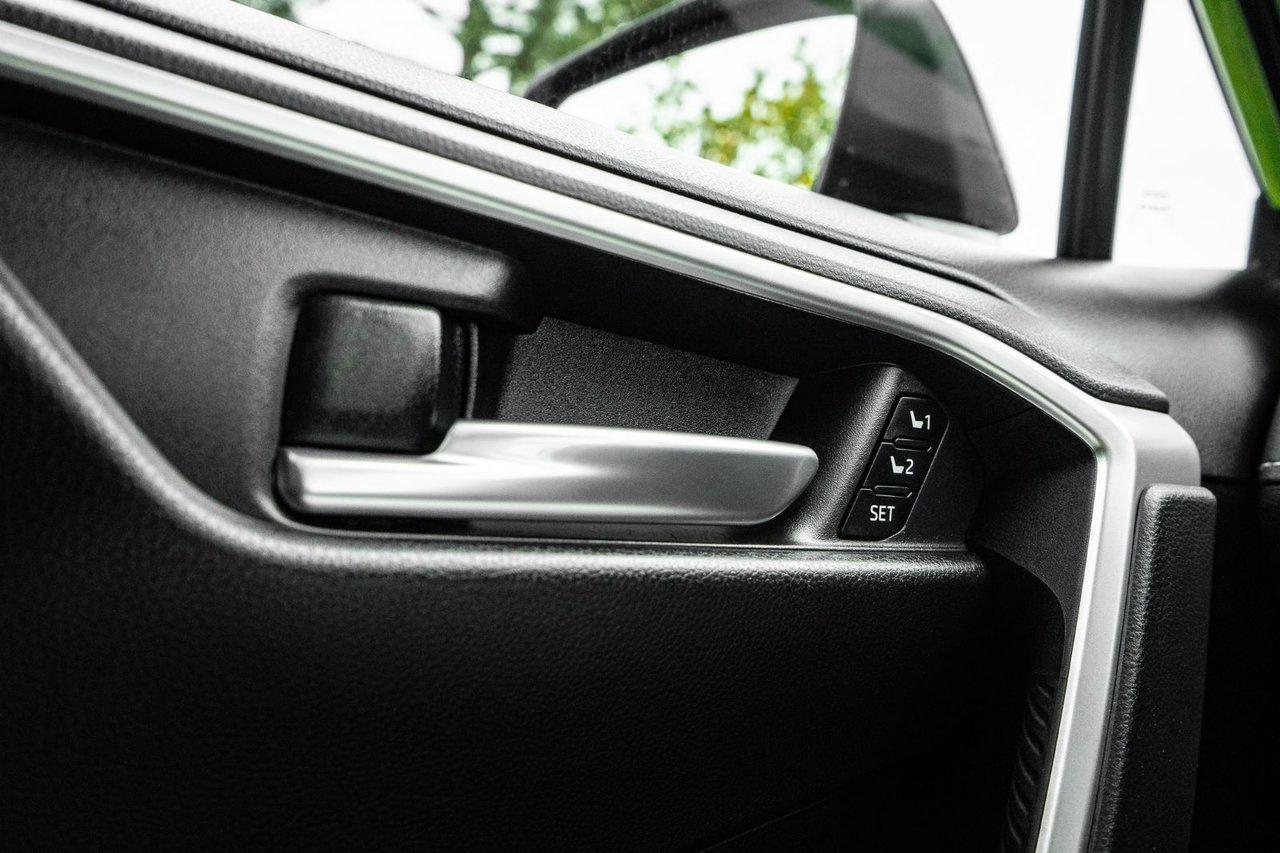 2025 Toyota RAV4 XLE Premium Photo