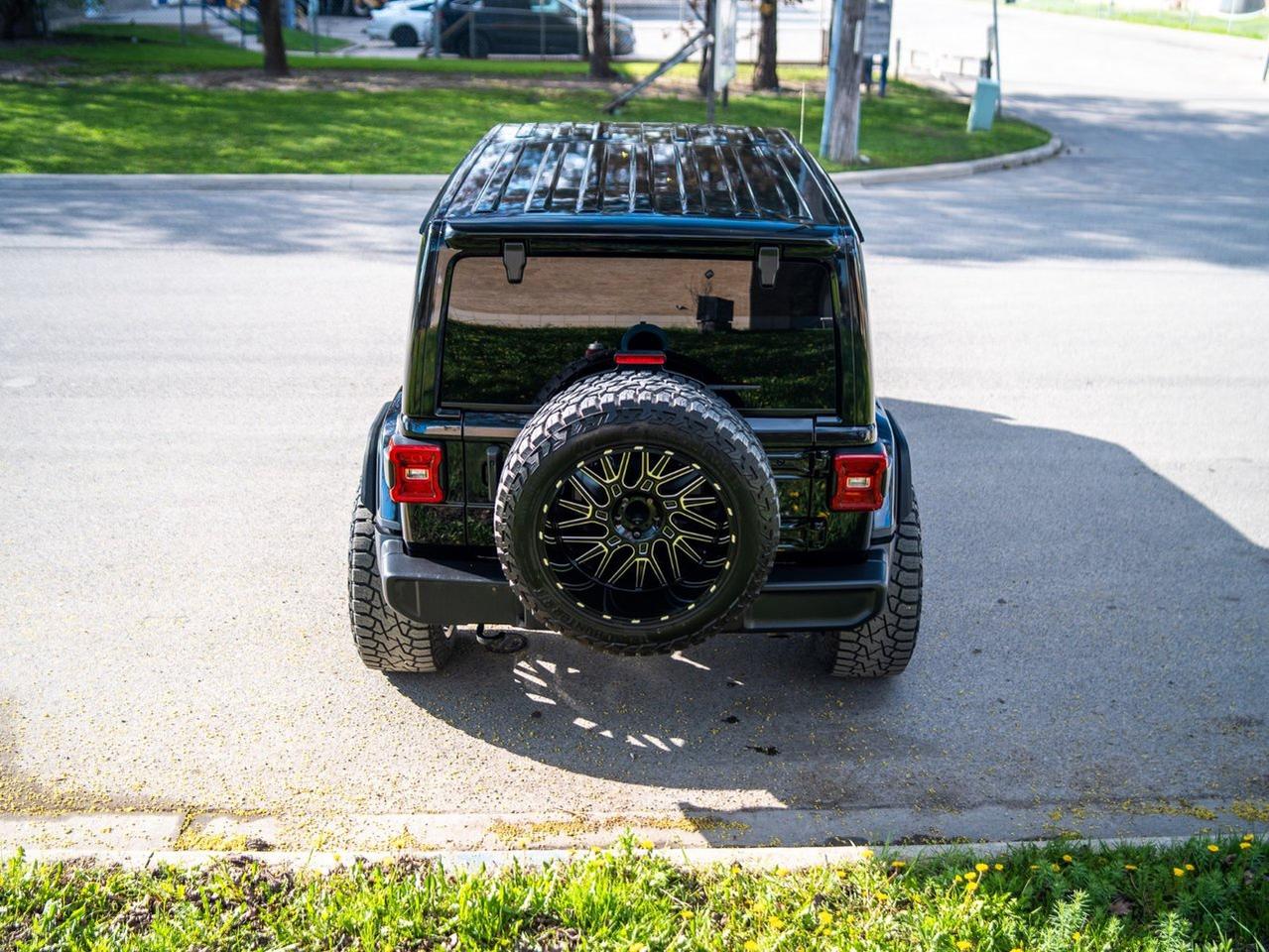 2022 Jeep Wrangler Unlimited Sahara Altitude Photo