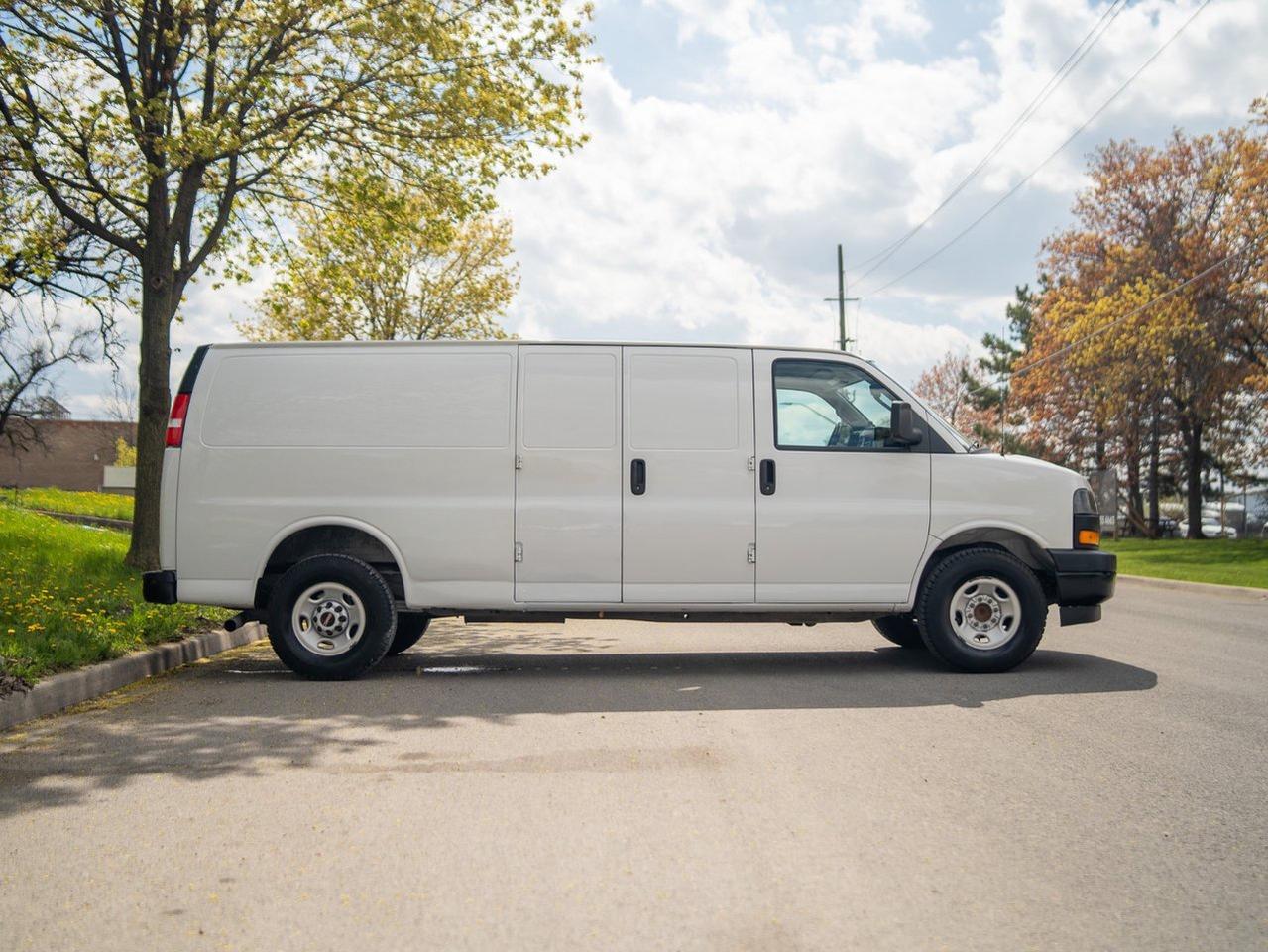 2023 GMC Savana Cargo Van Photo