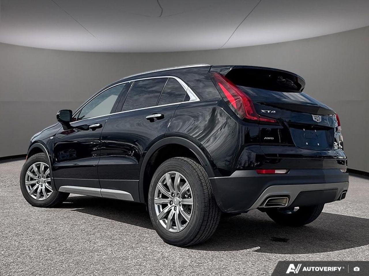 2022 Cadillac XT4 Premium Luxury  - Leather Seats Photo