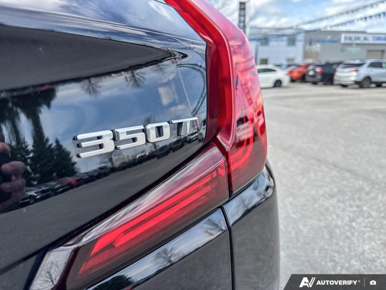 2022 Cadillac XT4 Premium Luxury  - Leather Seats Photo