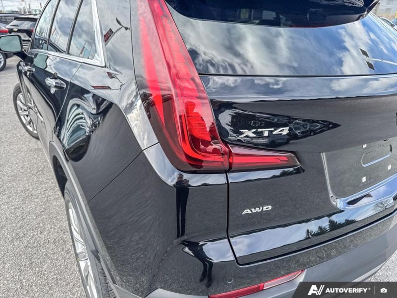 2022 Cadillac XT4 Premium Luxury  - Leather Seats Photo