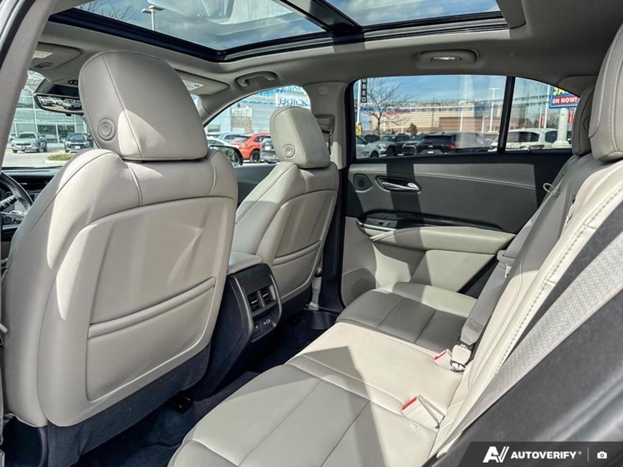 2022 Cadillac XT4 Premium Luxury  - Leather Seats Photo