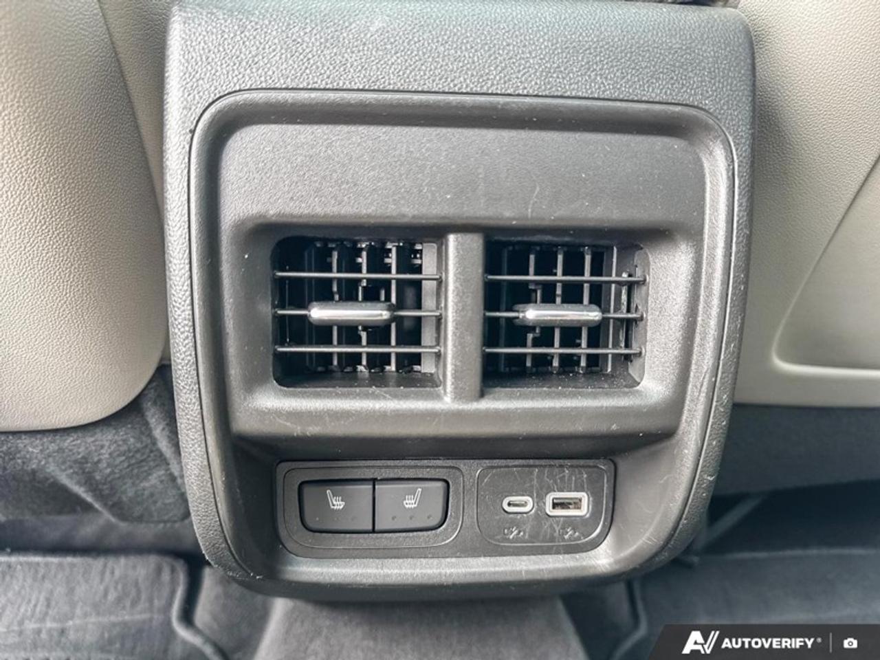 2022 Cadillac XT4 Premium Luxury  - Leather Seats Photo