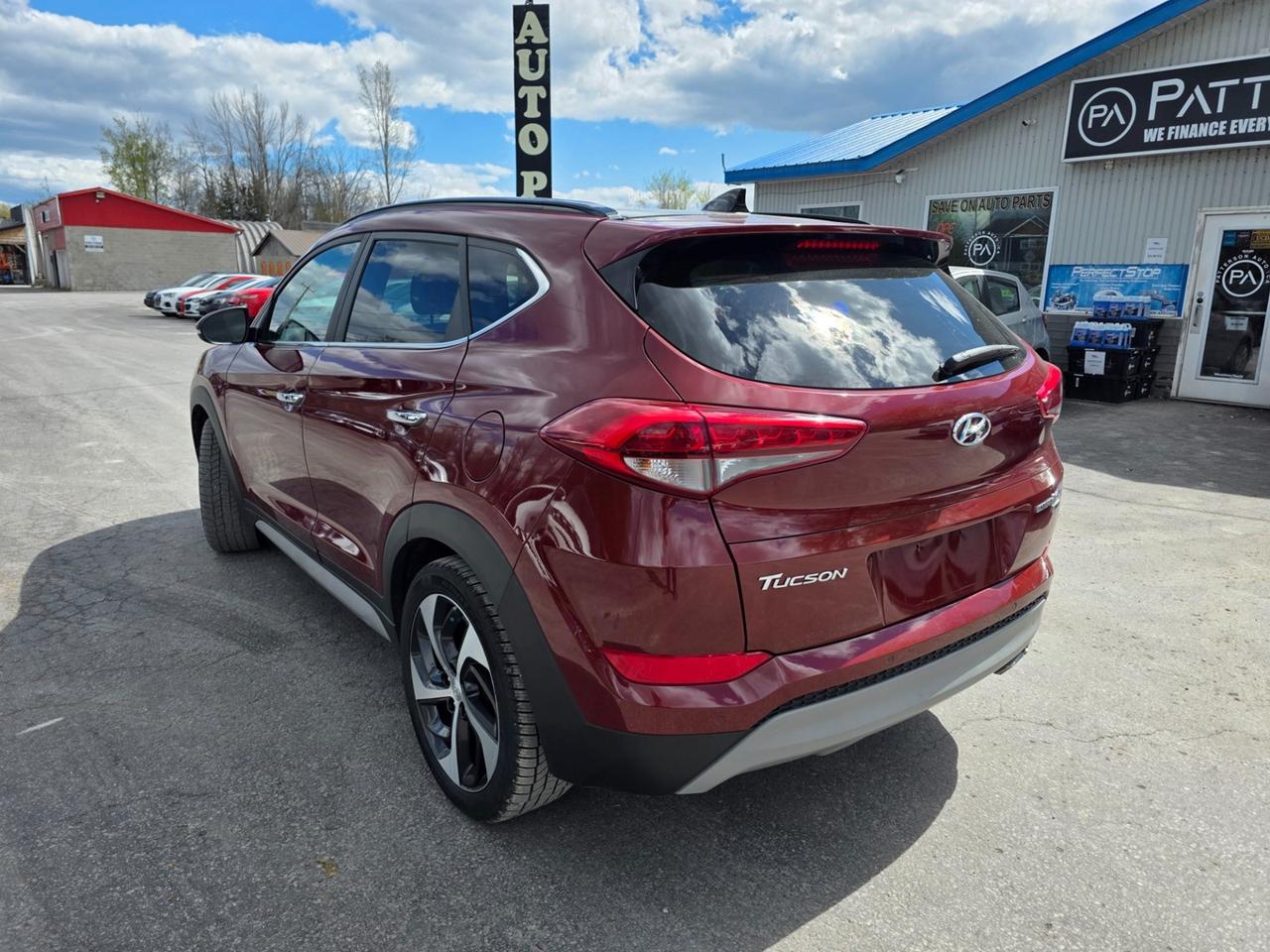 2018 Hyundai Tucson LIMITED AWD Photo2