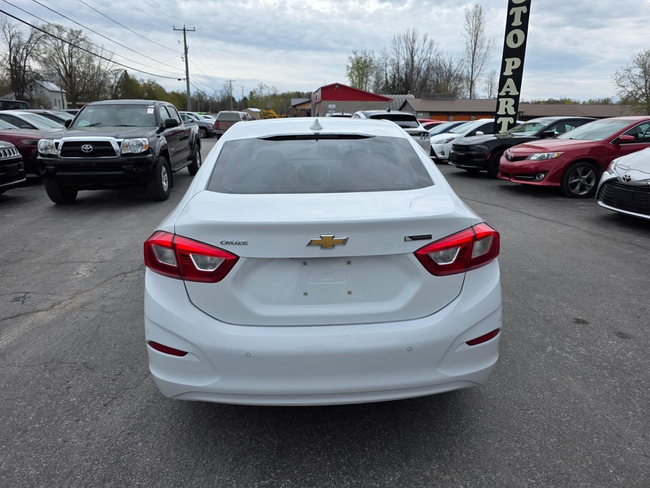 2017 Chevrolet Cruze Premier Photo3