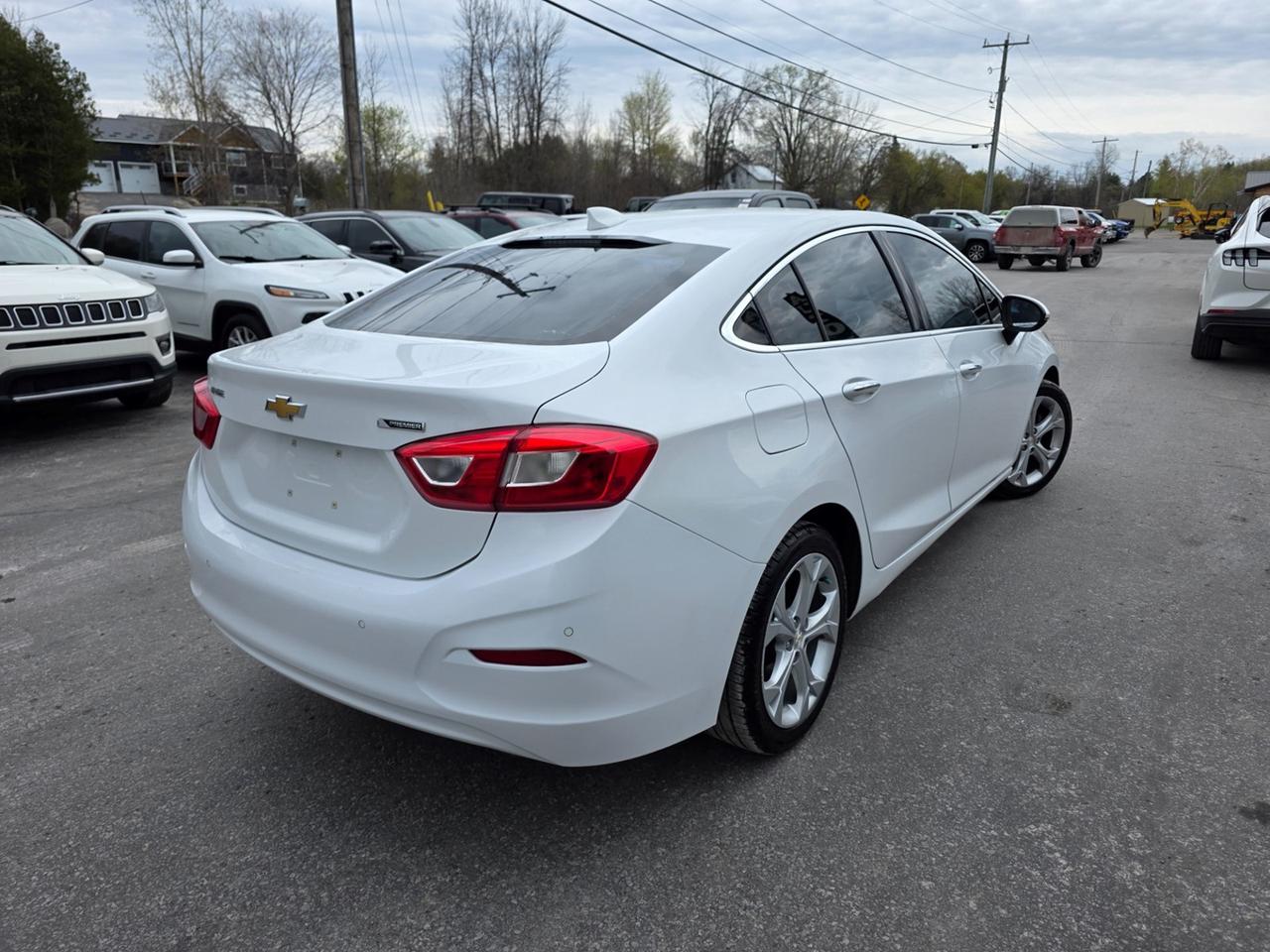 2017 Chevrolet Cruze Premier Photo4