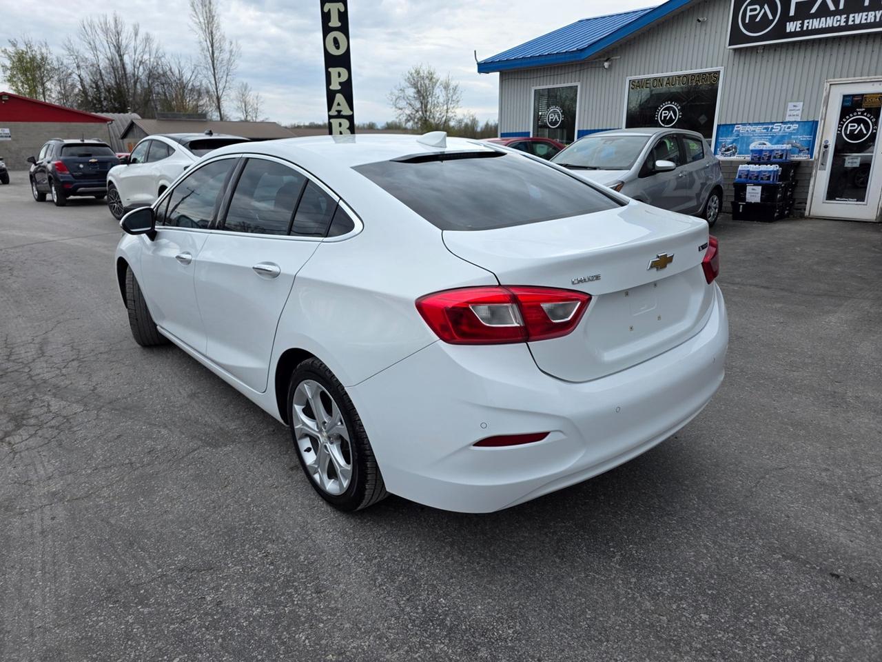 2017 Chevrolet Cruze Premier Photo2