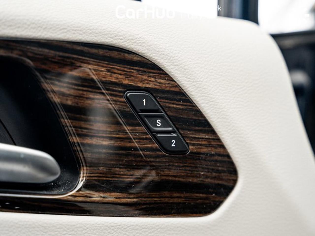 2024 Chrysler Pacifica Limited Panoroof Uconnect family theater system Harman Kardon Audio Photo