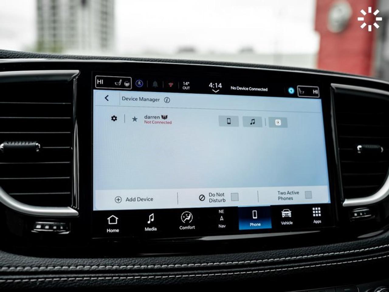 2024 Chrysler Pacifica Limited Panoroof Uconnect family theater system Harman Kardon Audio Photo