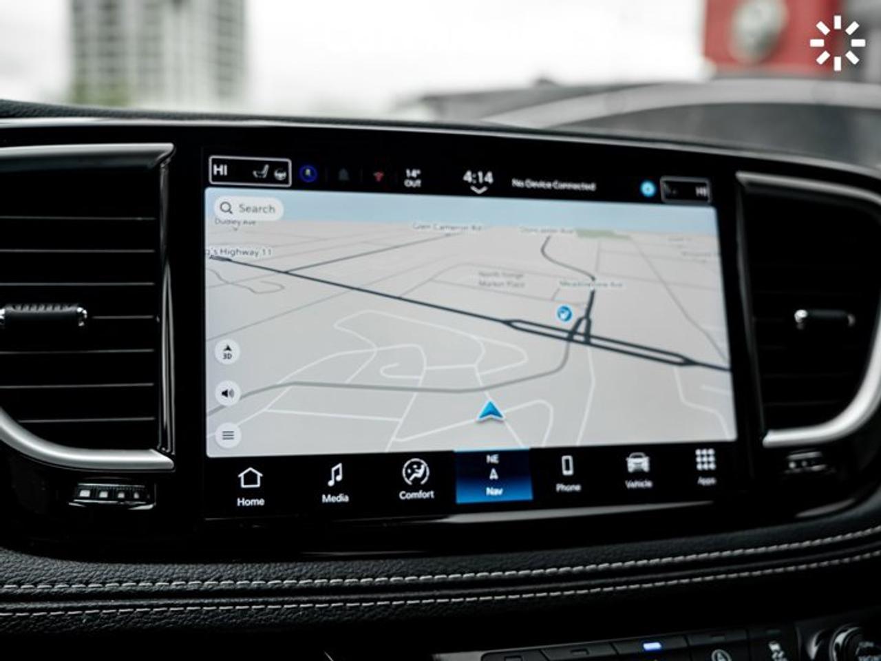 2024 Chrysler Pacifica Limited Panoroof Uconnect family theater system Harman Kardon Audio Photo