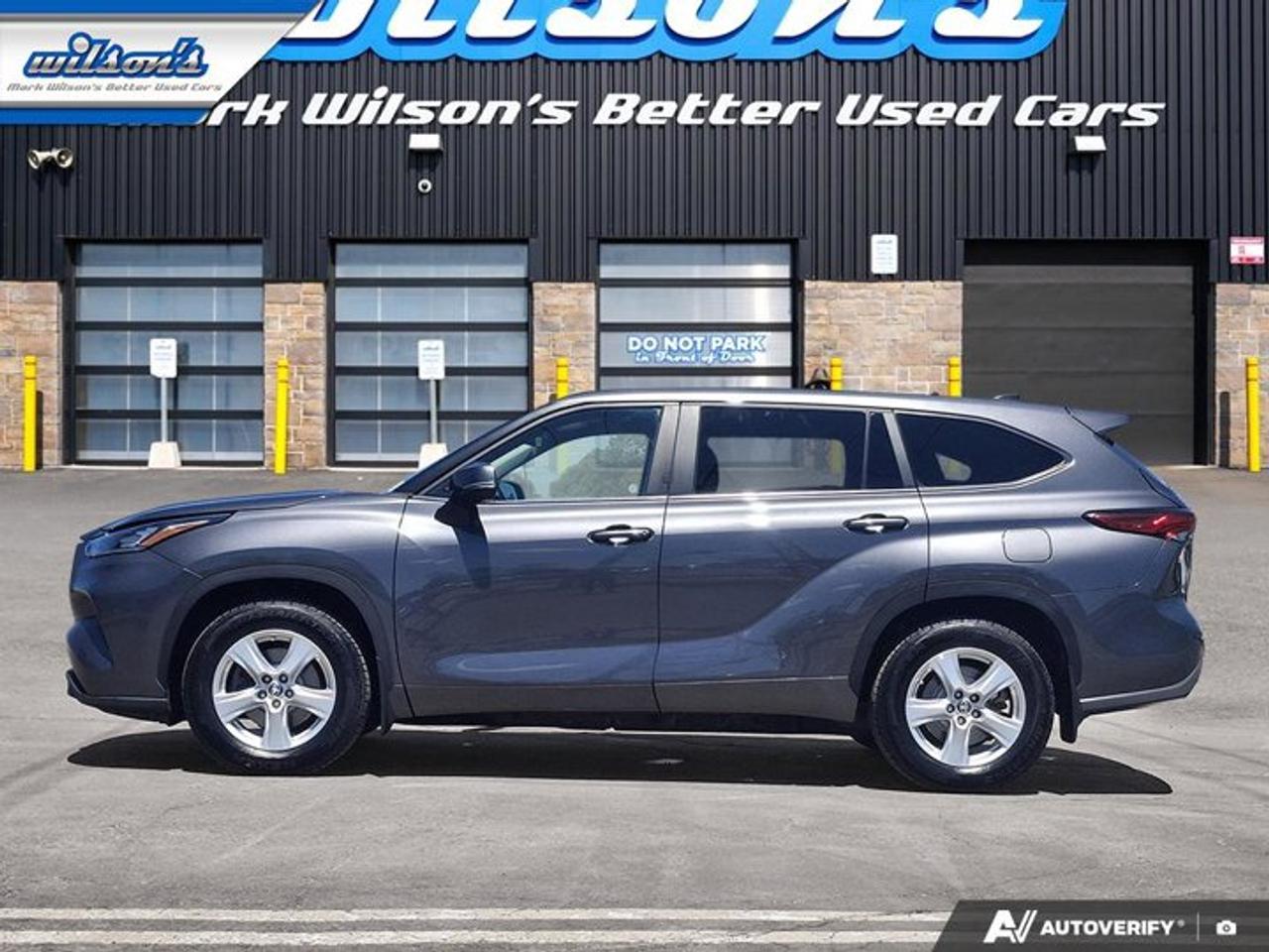 2023 Toyota Highlander LE AWD | Radar Cruise | Heated Seats | Power Seat | CarPlay + Android | Rear Camera | and More ! Photo