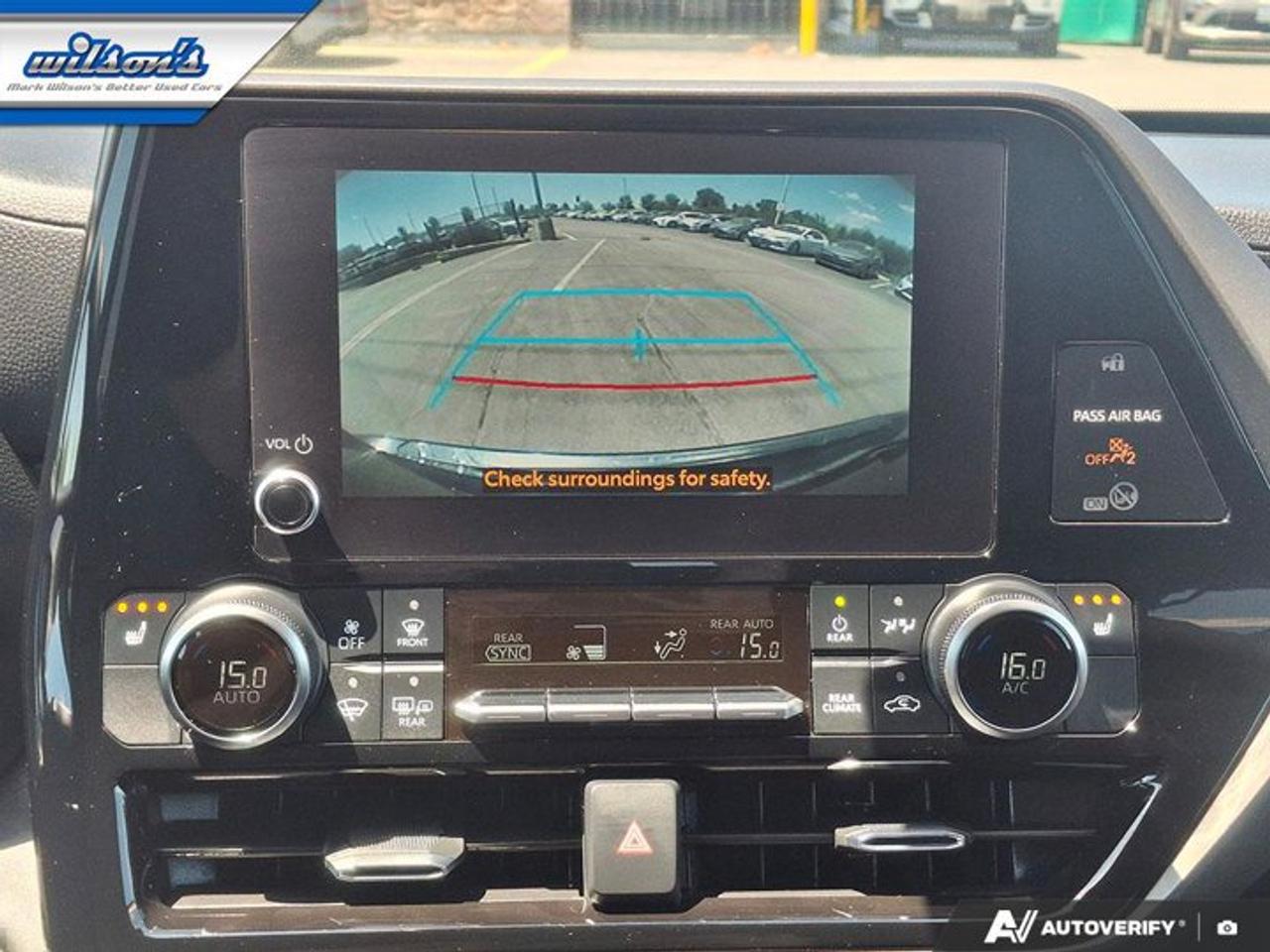 2023 Toyota Highlander LE AWD | Radar Cruise | Heated Seats | Power Seat | CarPlay + Android | Rear Camera | and More ! Photo