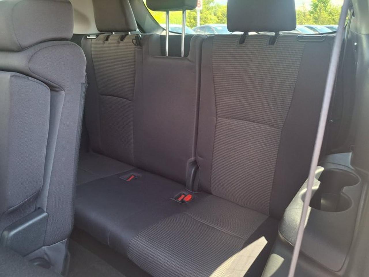 2023 Toyota Highlander LE AWD | Radar Cruise | Heated Seats | Power Seat | CarPlay + Android | Rear Camera | and More ! Photo