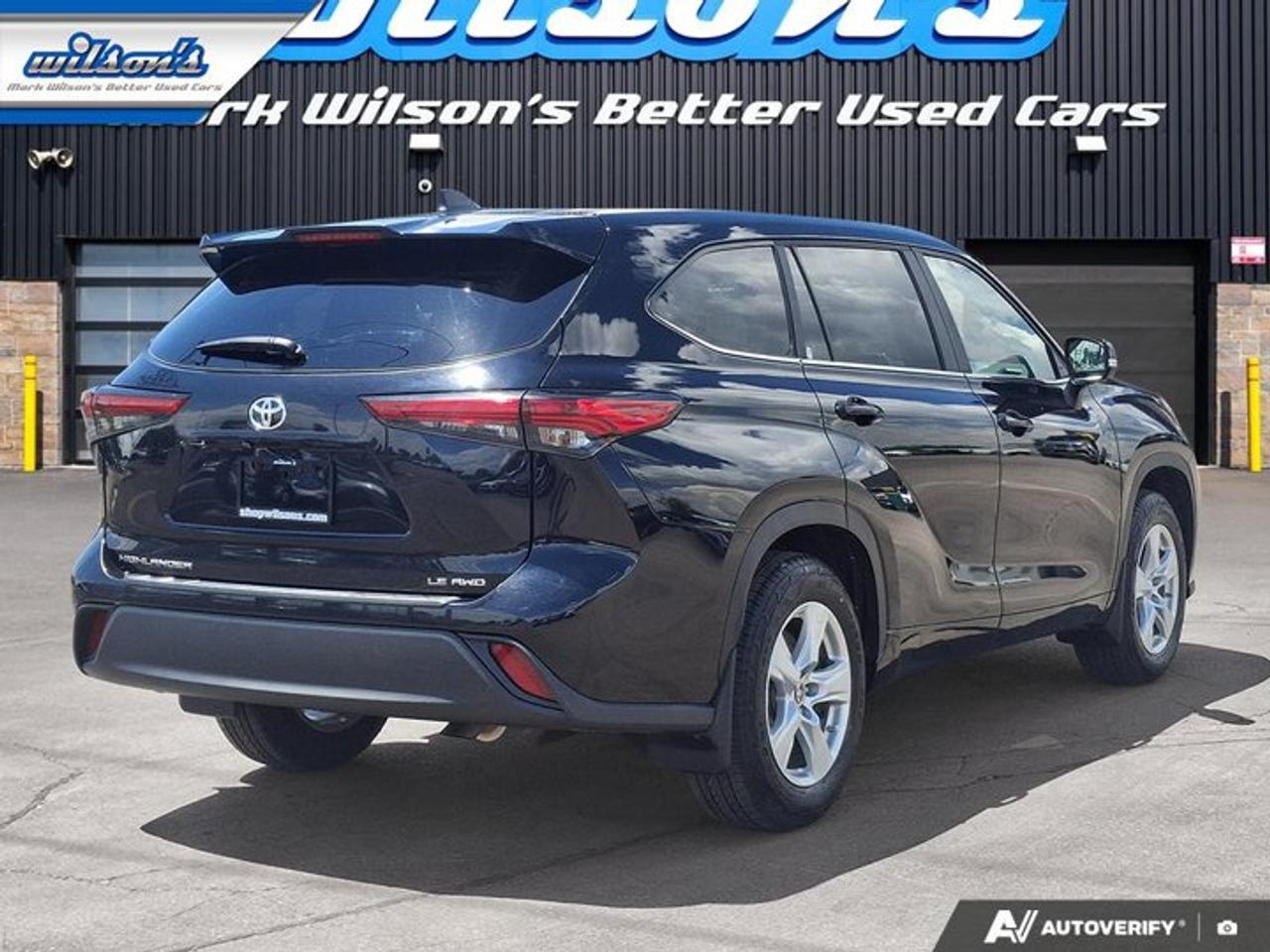 2023 Toyota Highlander LE AWD | Radar Cruise | Heated Seats | Power Seat | CarPlay + Android | Rear Camera | and More ! Photo