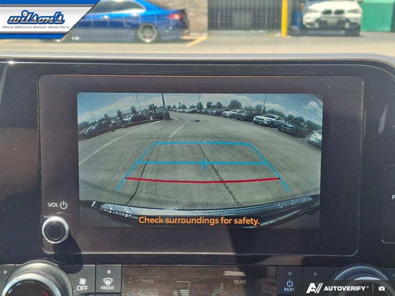 2023 Toyota Highlander LE AWD | Radar Cruise | Heated Seats | Power Seat | CarPlay + Android | Rear Camera | and More ! Photo