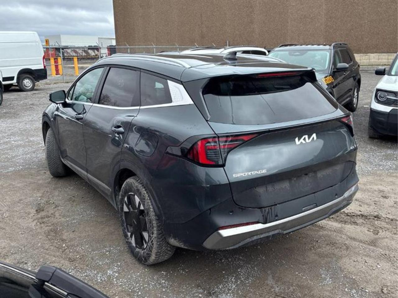 2026 Kia Sportage Hybrid EX AWD | Leather | Heated Seats + Steering | Remote Start | Smart Cruise | Lane Keep | and More ! Photo