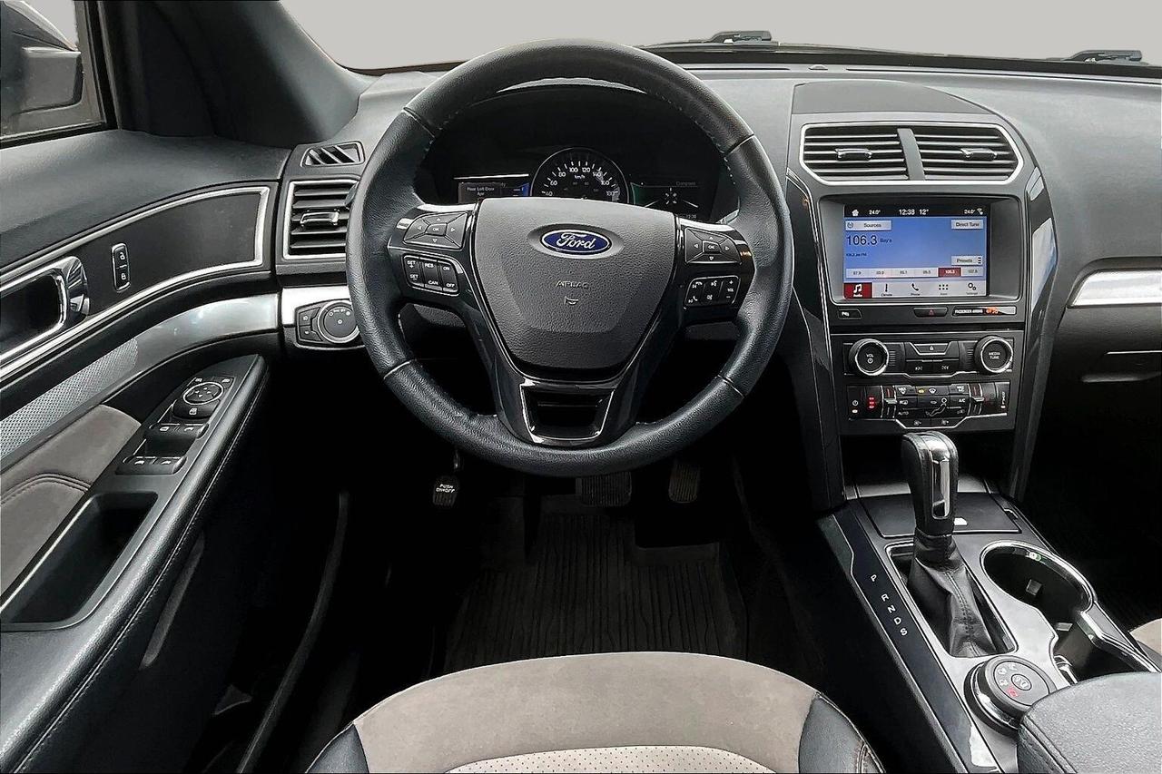 2017 Ford Explorer XLT Photo