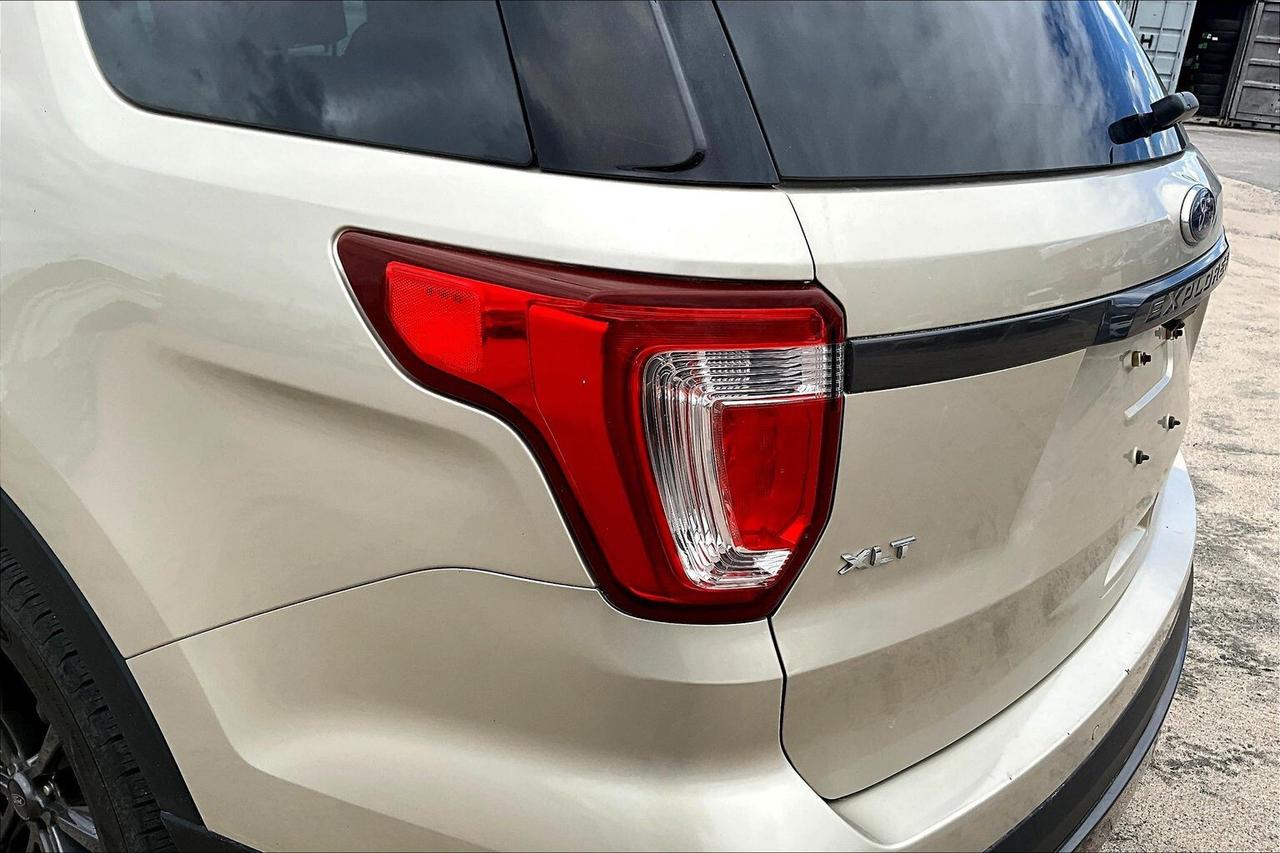 2017 Ford Explorer XLT Photo