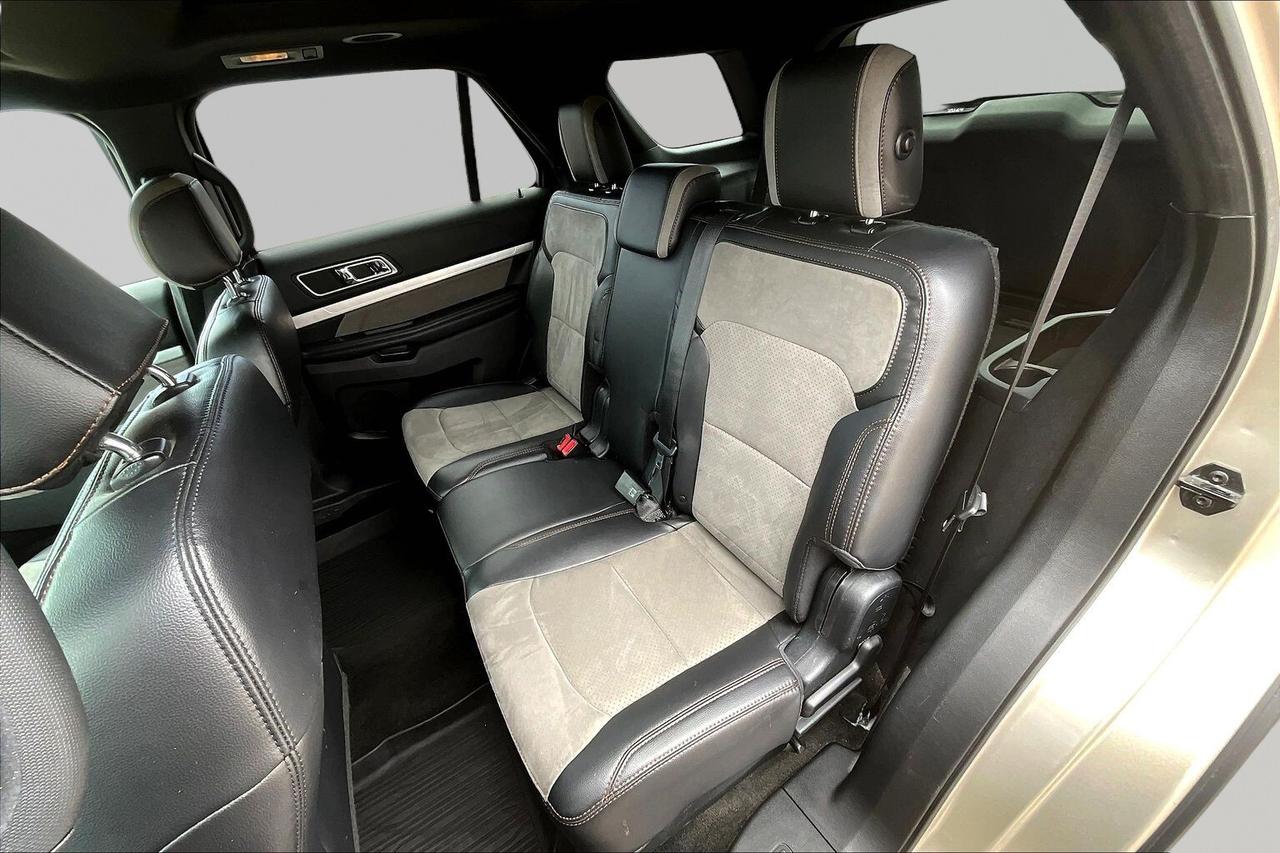 2017 Ford Explorer XLT Photo