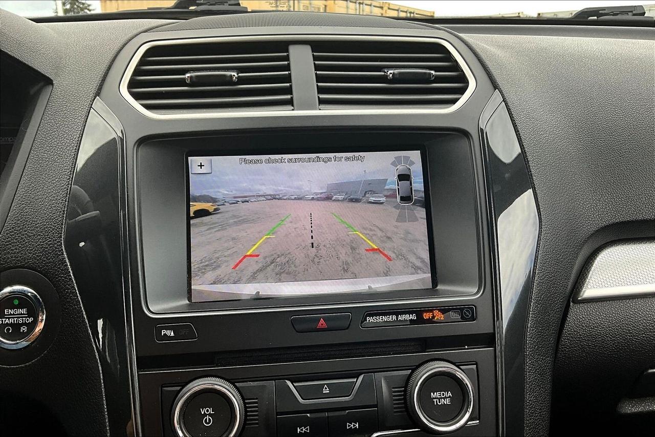 2017 Ford Explorer XLT Photo