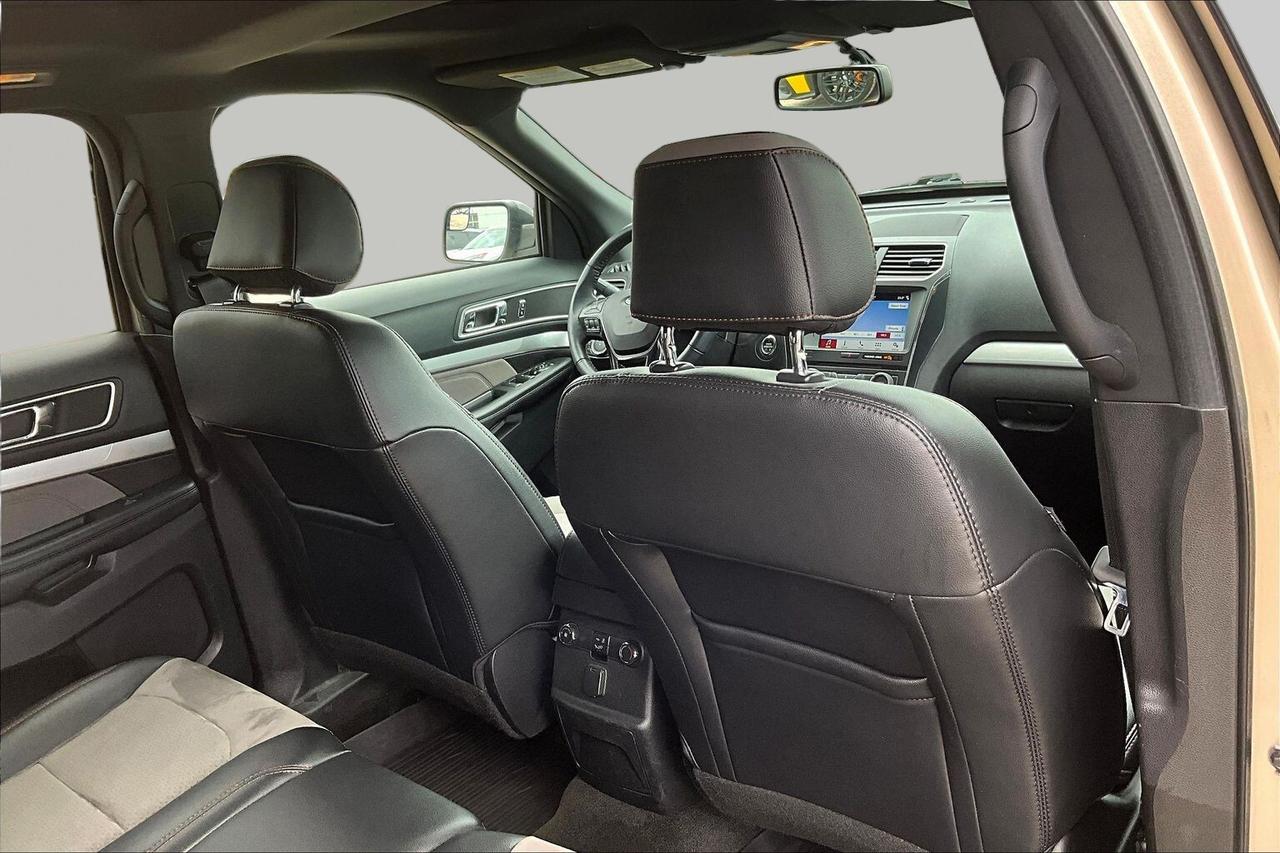 2017 Ford Explorer XLT Photo