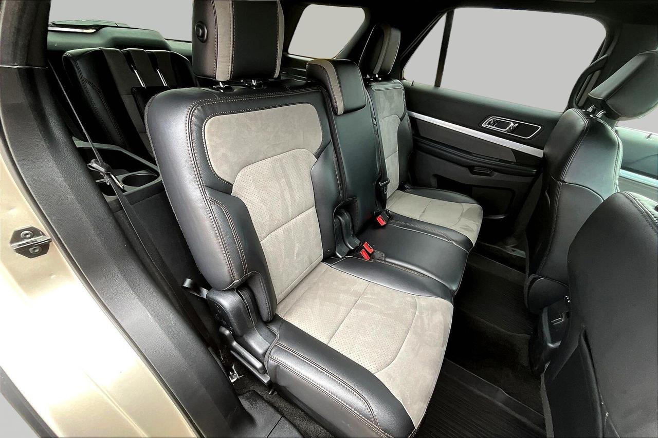 2017 Ford Explorer XLT Photo