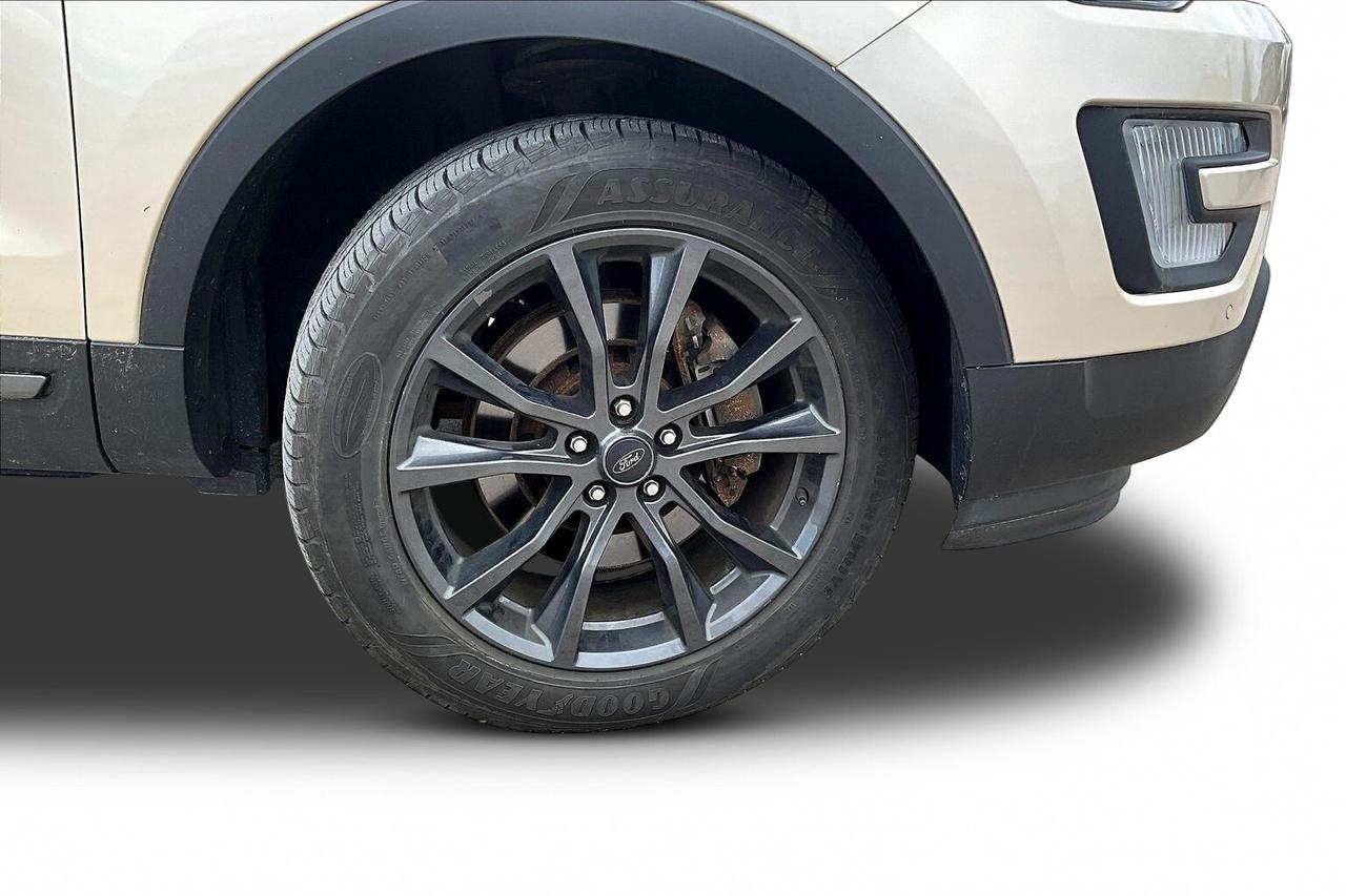 2017 Ford Explorer XLT Photo