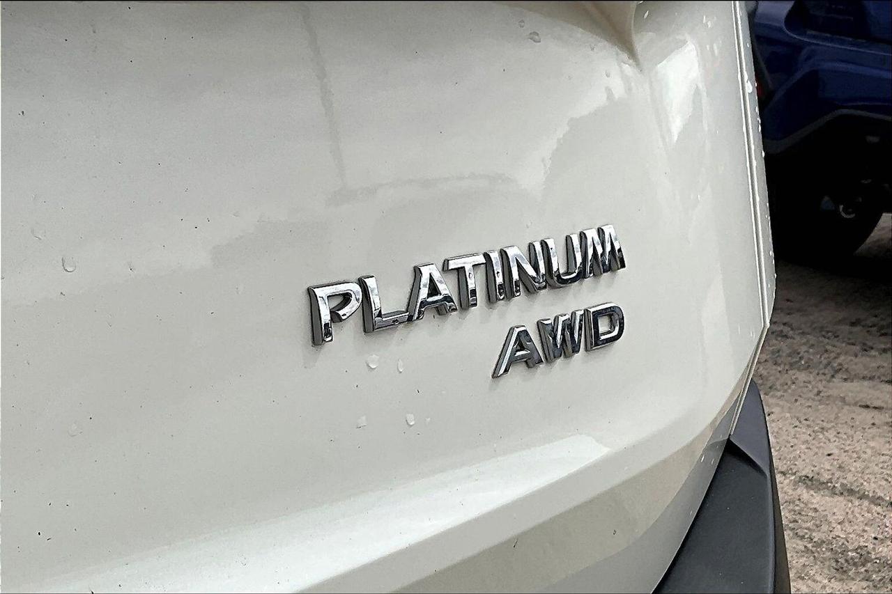 2021 Nissan Rogue Platinum Photo