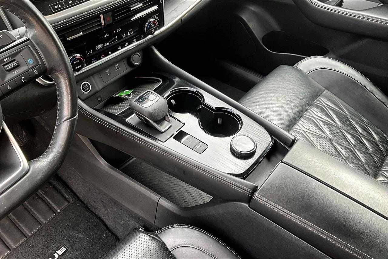 2021 Nissan Rogue Platinum Photo
