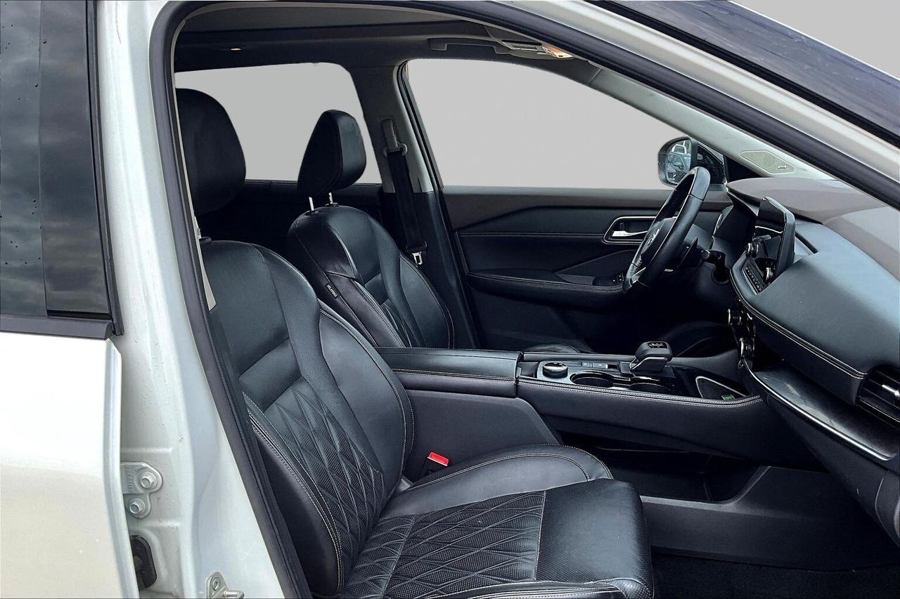 2021 Nissan Rogue Platinum Photo