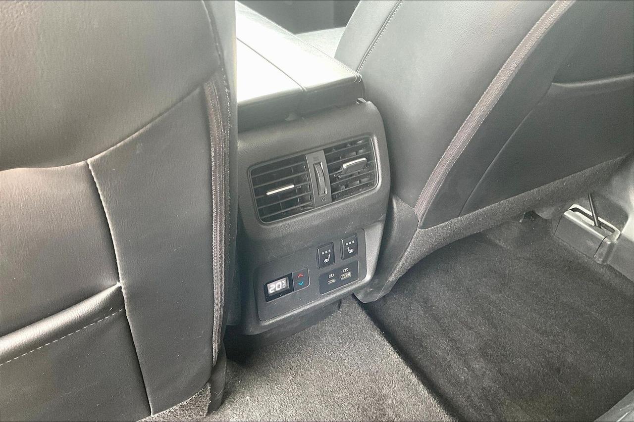 2021 Nissan Rogue Platinum Photo