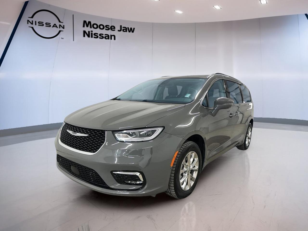 Used 2022 Chrysler Pacifica TOURING L AWD for sale in Moose Jaw, SK