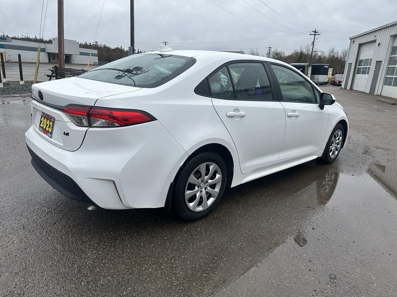 2023 Toyota Corolla LE Photo4