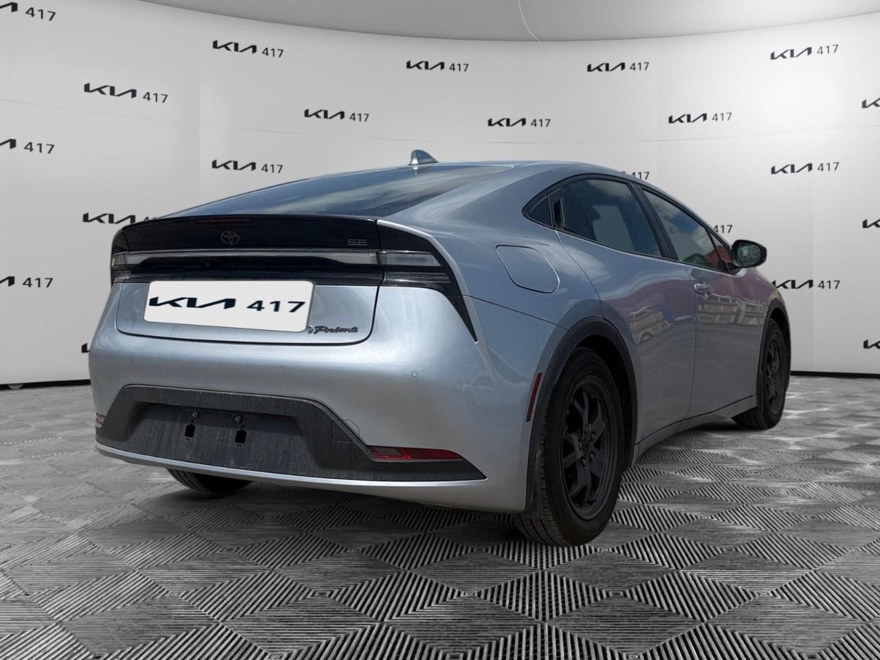2024 Toyota Prius Prime SE Auto Photo4