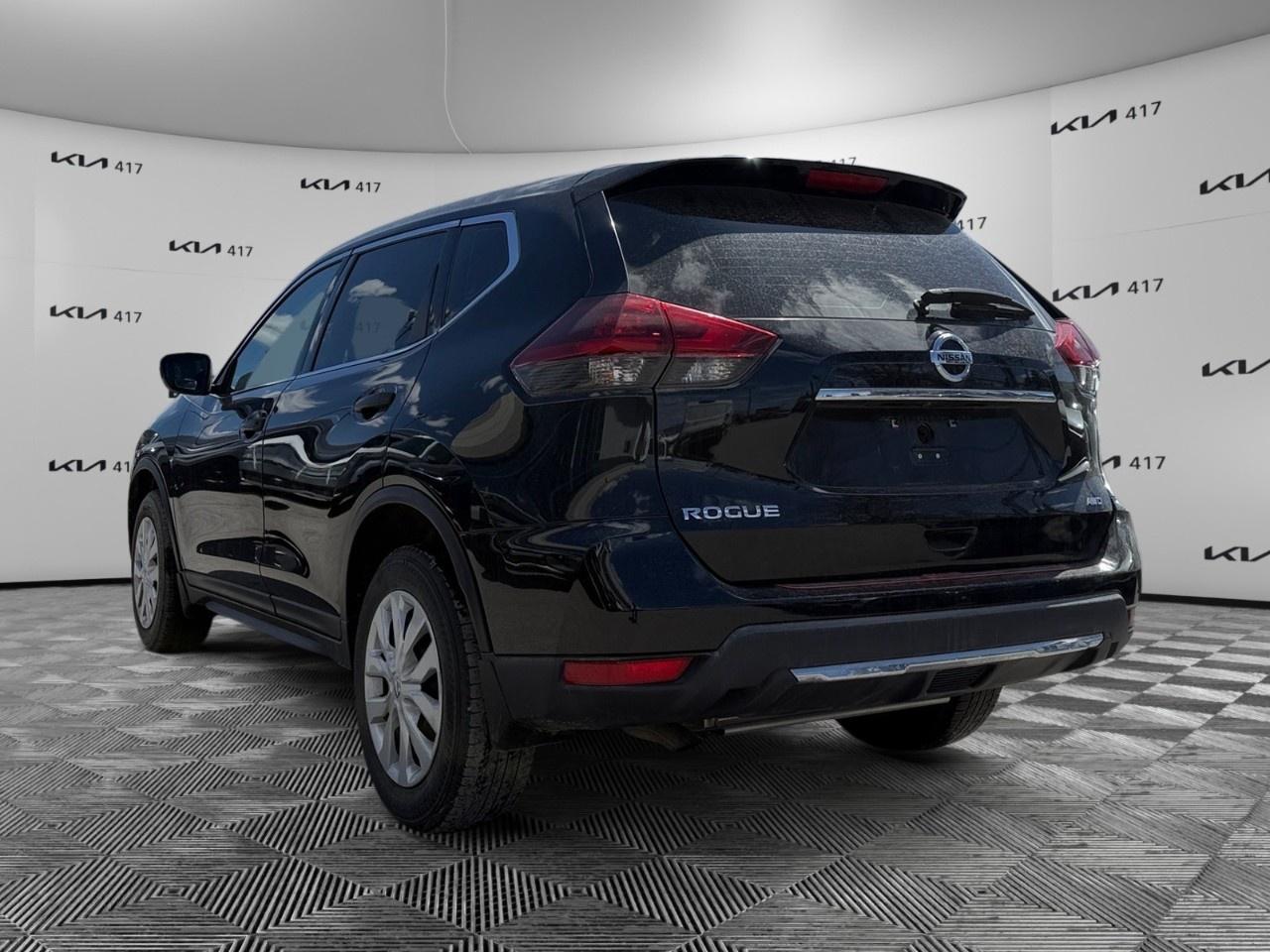 2018 Nissan Rogue AWD S Photo