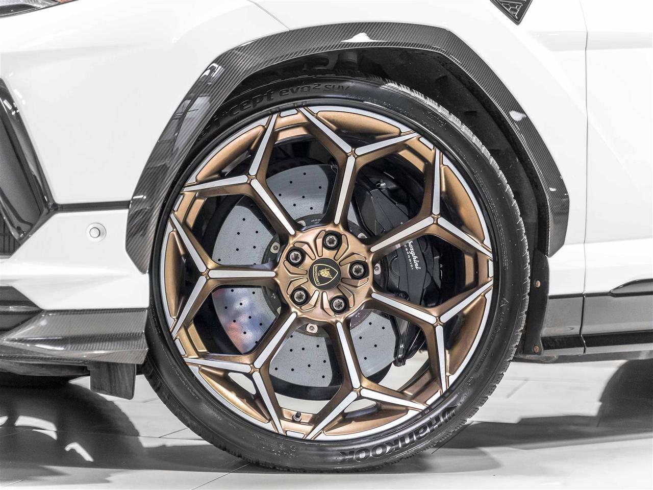 2023 Lamborghini Urus PERFORMANTE|4PASS|FULL CARBON|B&O 3D|AKRAPOVIC Photo