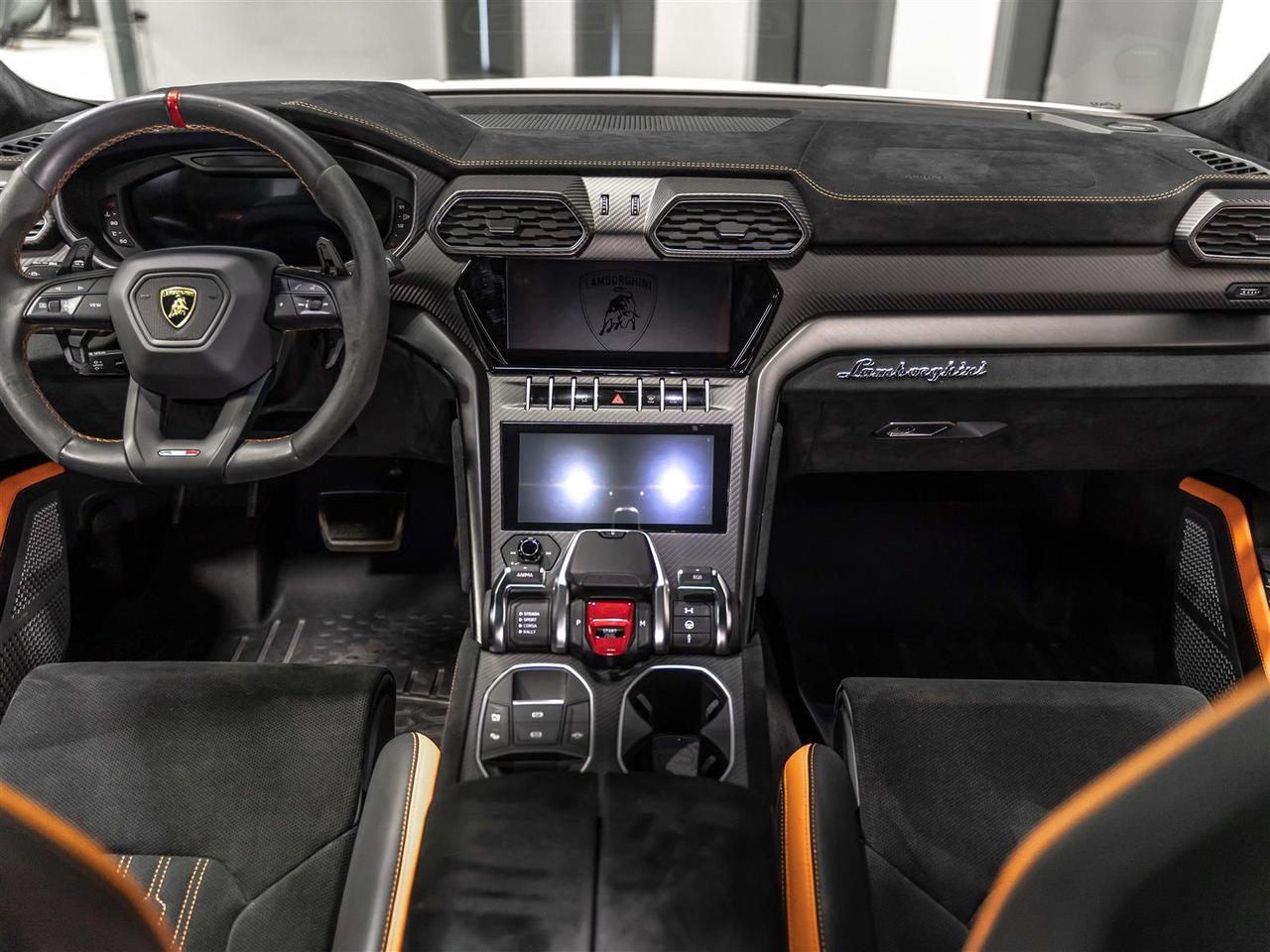 2023 Lamborghini Urus PERFORMANTE|4PASS|FULL CARBON|B&O 3D|AKRAPOVIC Photo