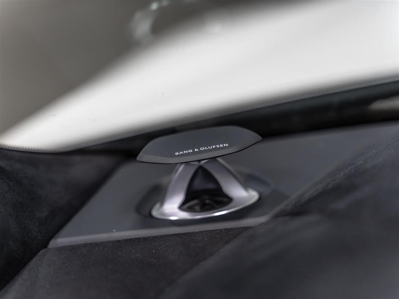 2023 Lamborghini Urus PERFORMANTE|4PASS|FULL CARBON|B&O 3D|AKRAPOVIC Photo