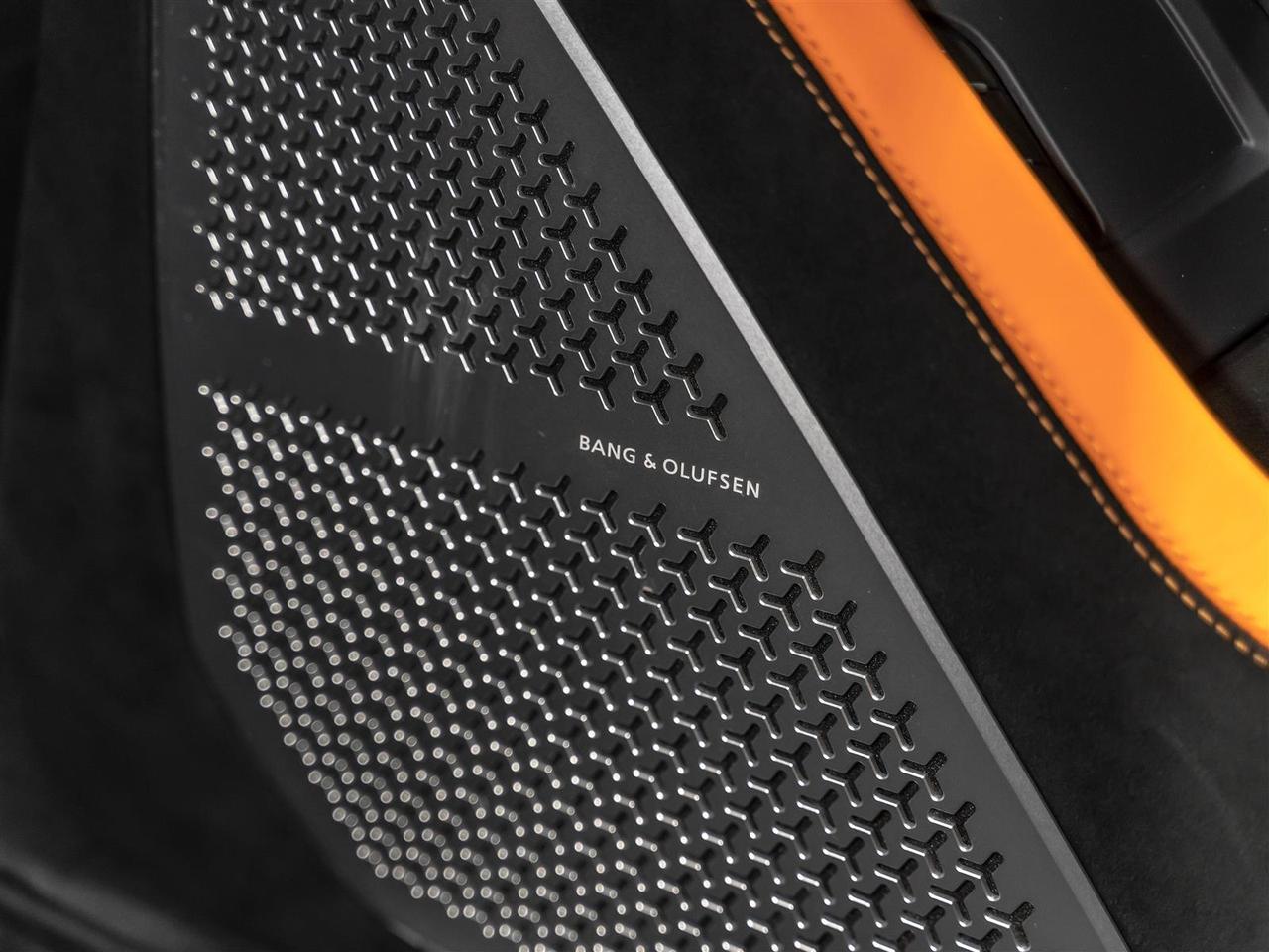 2023 Lamborghini Urus PERFORMANTE|4PASS|FULL CARBON|B&O 3D|AKRAPOVIC Photo