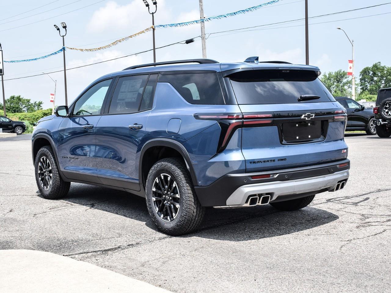 2025 Chevrolet Traverse Z71 Photo3